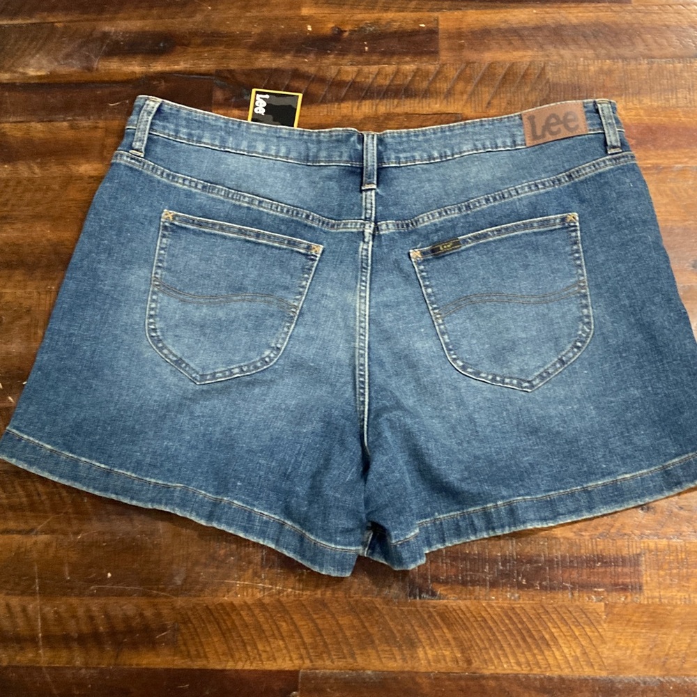 NWT Lee 4” denim shorts 20 - Picture 4 of 8